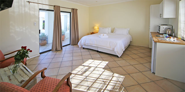 En-suite Rooms 9, 10 and 11 sleeps up to 4 persons in a quality King bed / twin beds; plus double bunk beds if needed. Self-catering kitchenette.